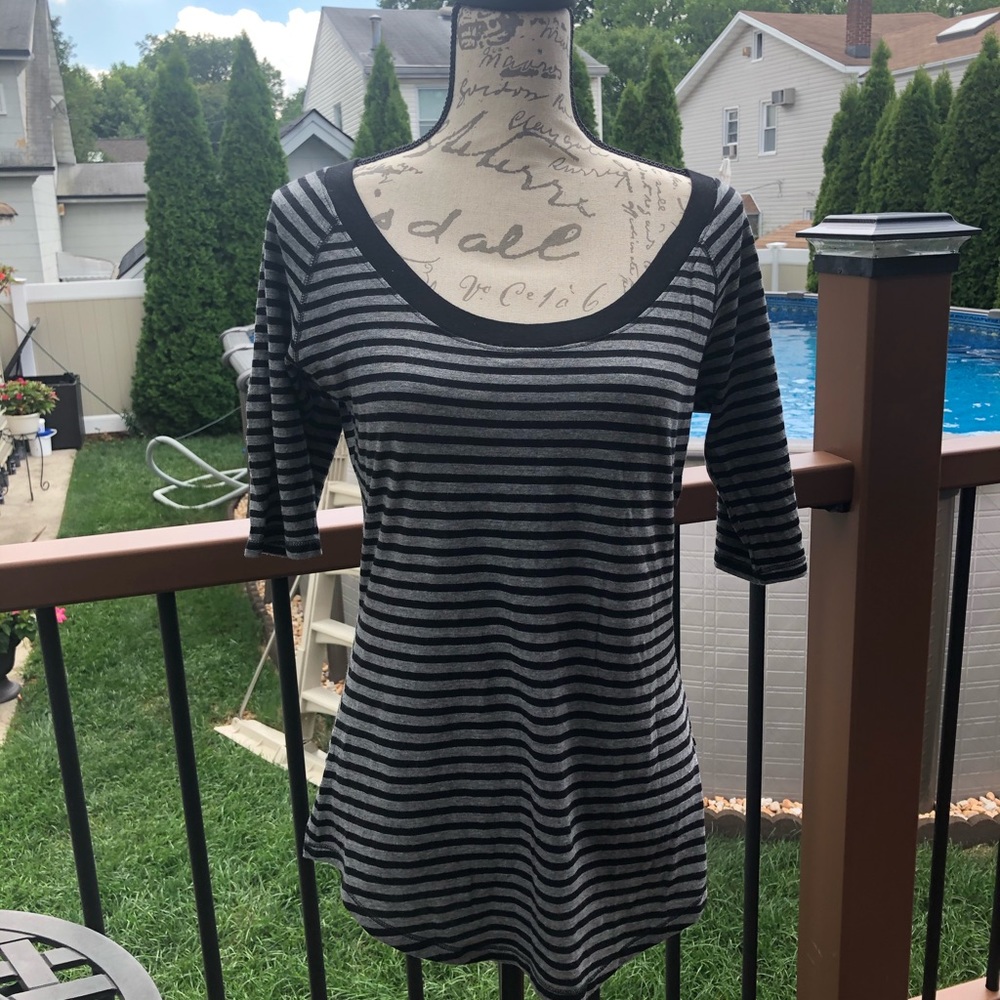 NWT EXPRESS SCOOP NECK TOP